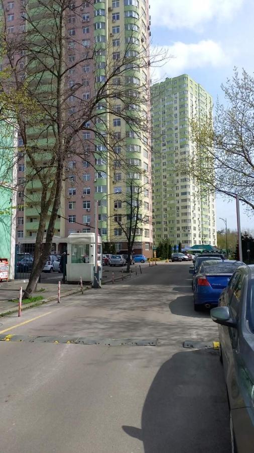 Apartment 1 поверх ж к паркові озера метро дарниця *