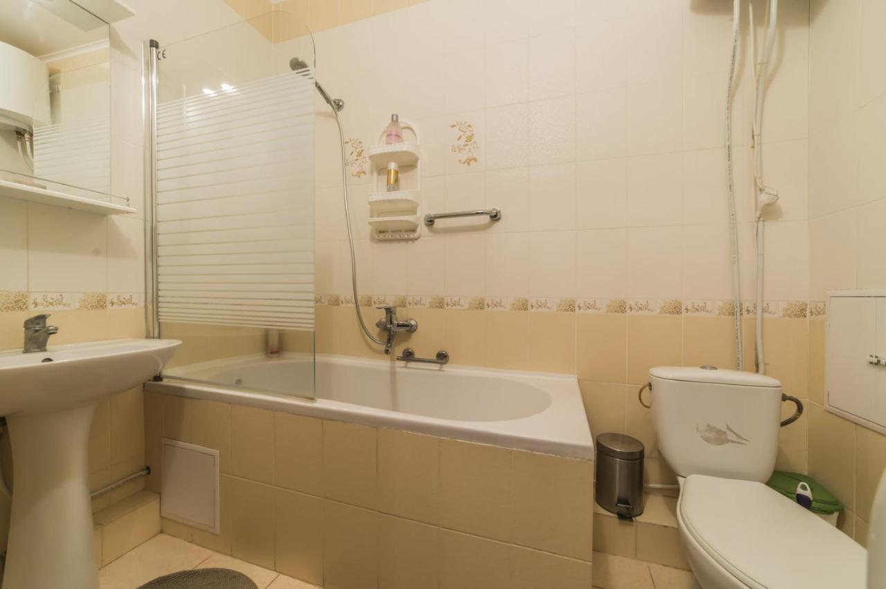 1 поверх ж к паркові озера метро дарниця Apartment