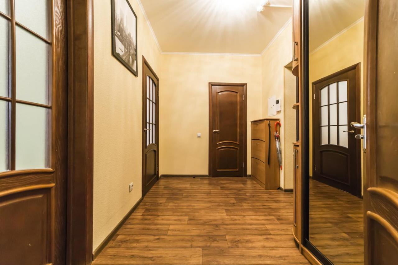 1 поверх ж к паркові озера метро дарниця Apartment
