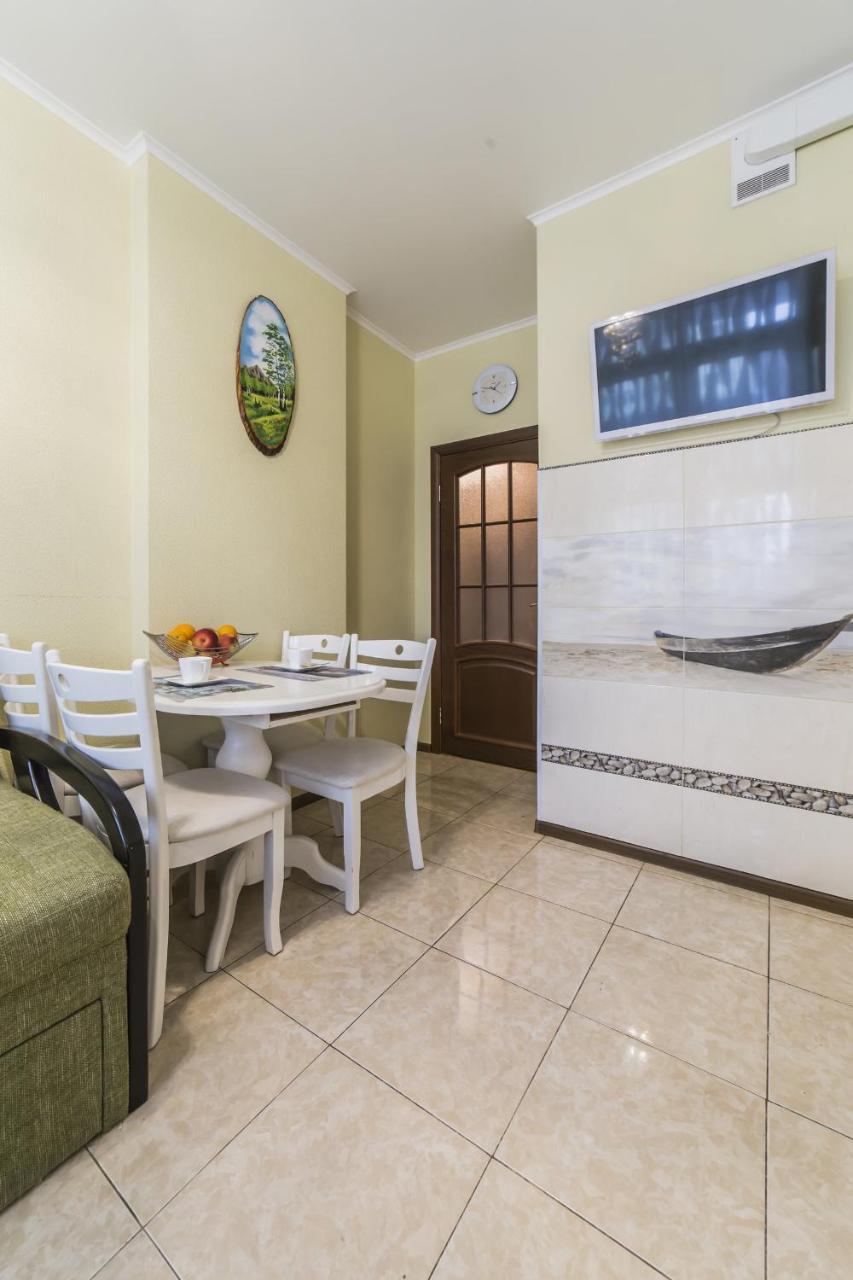 1 поверх ж к паркові озера метро дарниця Apartment *